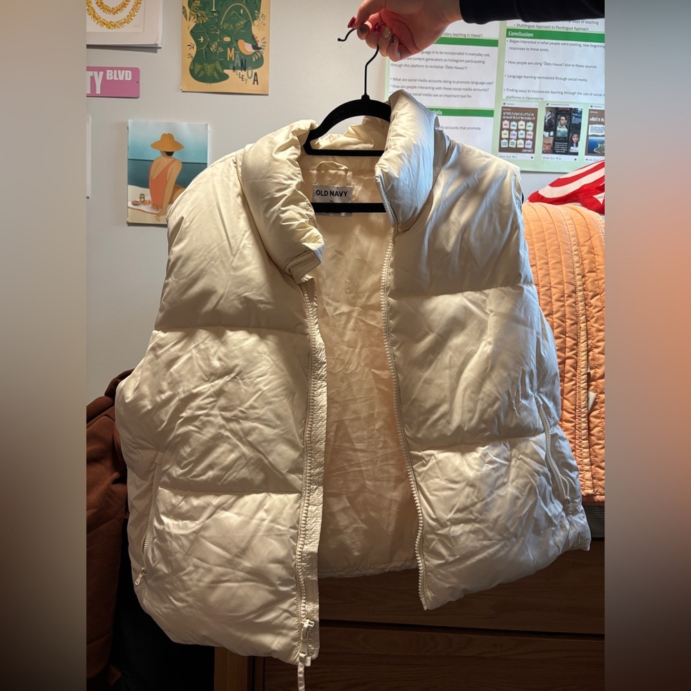 OLD NAVY Puffer Vest Cream Size XL